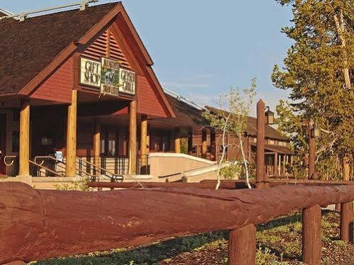 Old Faithful Snow Lodge 외부 사진